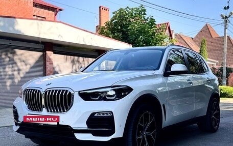 BMW X5, 2021 год, 8 290 000 рублей, 2 фотография