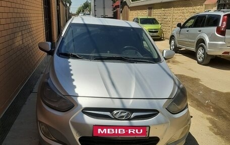 Hyundai Solaris II рестайлинг, 2013 год, 570 000 рублей, 1 фотография