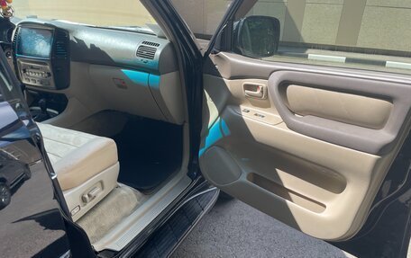Toyota Land Cruiser 100 рестайлинг 2, 2004 год, 2 500 000 рублей, 4 фотография