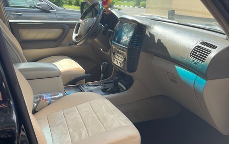 Toyota Land Cruiser 100 рестайлинг 2, 2004 год, 2 500 000 рублей, 7 фотография