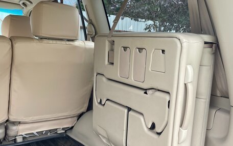 Toyota Land Cruiser 100 рестайлинг 2, 2004 год, 2 500 000 рублей, 13 фотография