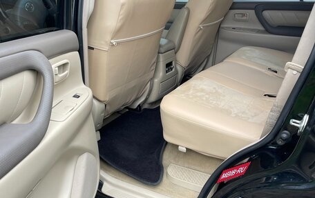 Toyota Land Cruiser 100 рестайлинг 2, 2004 год, 2 500 000 рублей, 9 фотография
