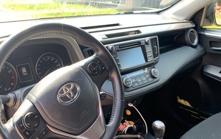 Toyota RAV4, 2016 год, 2 200 000 рублей, 6 фотография