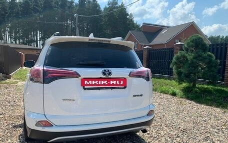 Toyota RAV4, 2016 год, 2 200 000 рублей, 5 фотография