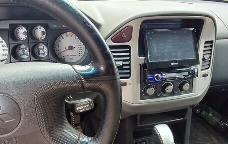 Mitsubishi Pajero III рестайлинг, 2005 год, 700 000 рублей, 3 фотография