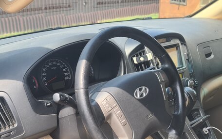 Hyundai Grand Starex Grand Starex I рестайлинг 2, 2011 год, 1 350 000 рублей, 11 фотография