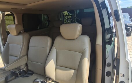 Hyundai Grand Starex Grand Starex I рестайлинг 2, 2011 год, 1 350 000 рублей, 15 фотография