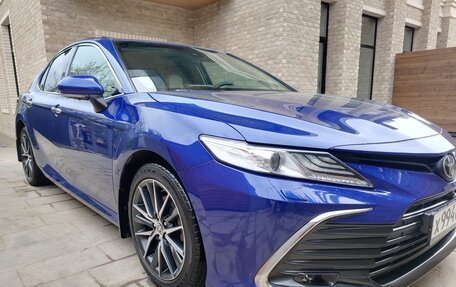 Toyota Camry, 2021 год, 3 790 000 рублей, 2 фотография
