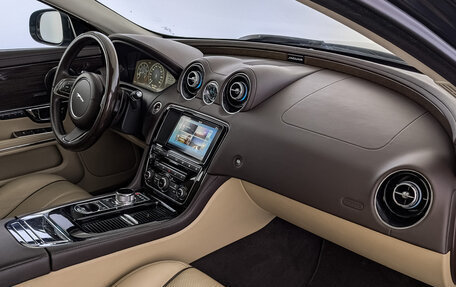 Jaguar XJ IV (X351), 2017 год, 3 300 000 рублей, 13 фотография