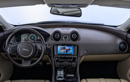 Jaguar XJ IV (X351), 2017 год, 3 300 000 рублей, 14 фотография