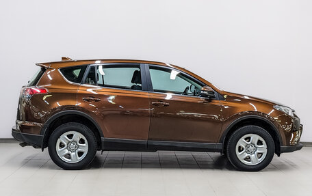 Toyota RAV4, 2017 год, 2 155 000 рублей, 4 фотография