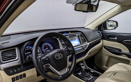 Toyota Highlander III, 2014 год, 2 600 000 рублей, 15 фотография