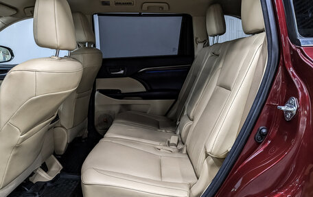 Toyota Highlander III, 2014 год, 2 600 000 рублей, 17 фотография