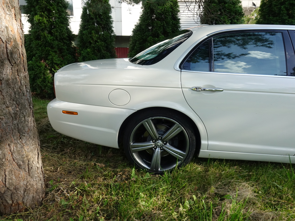 Jaguar XJ III (X350), 2008 год, 7 700 000 рублей, 9 фотография