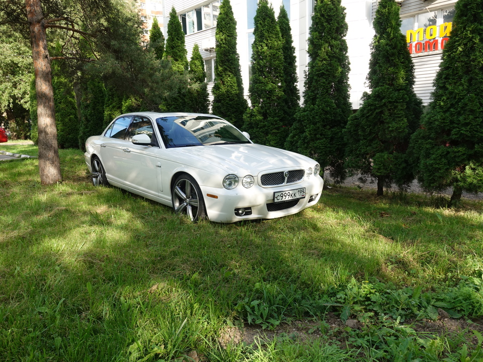 Jaguar XJ III (X350), 2008 год, 7 700 000 рублей, 3 фотография