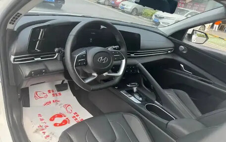 Hyundai Elantra, 2022 год, 1 302 000 рублей, 14 фотография