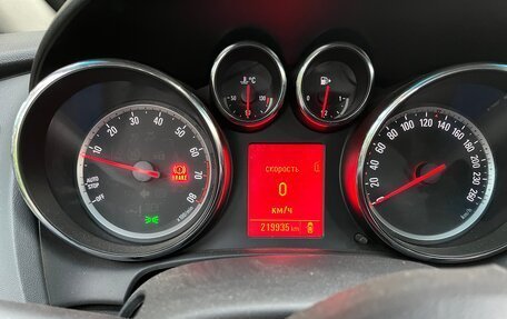 Opel Astra J, 2011 год, 800 000 рублей, 11 фотография