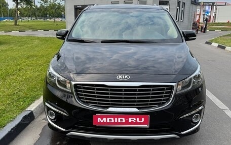 KIA Carnival III, 2016 год, 2 180 000 рублей, 8 фотография