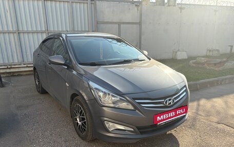 Hyundai Solaris II рестайлинг, 2015 год, 1 070 000 рублей, 2 фотография