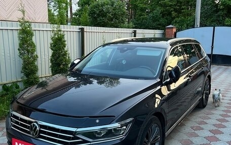 Volkswagen Passat B8 рестайлинг, 2021 год, 3 099 000 рублей, 2 фотография