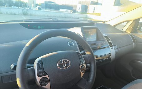 Toyota Prius, 2009 год, 800 000 рублей, 13 фотография