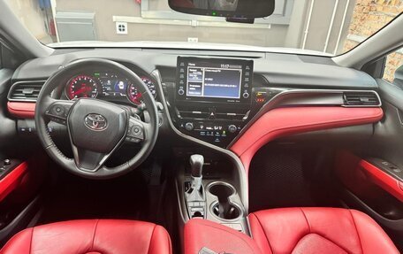 Toyota Camry, 2022 год, 3 800 000 рублей, 8 фотография
