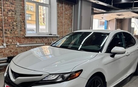 Toyota Camry, 2022 год, 3 800 000 рублей, 4 фотография