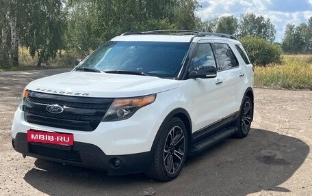Ford Explorer VI, 2013 год, 1 600 000 рублей, 2 фотография