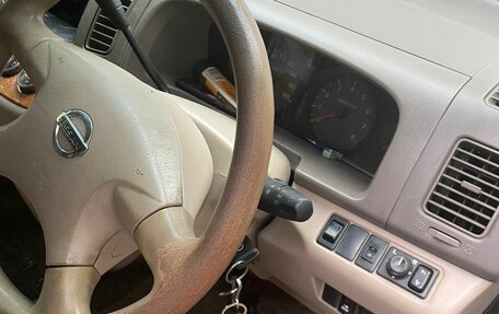 Nissan Serena II, 2003 год, 215 000 рублей, 14 фотография