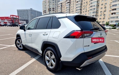 Toyota RAV4, 2020 год, 3 350 000 рублей, 5 фотография