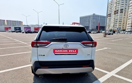 Toyota RAV4, 2020 год, 3 350 000 рублей, 6 фотография