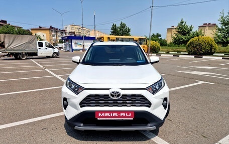 Toyota RAV4, 2020 год, 3 350 000 рублей, 2 фотография