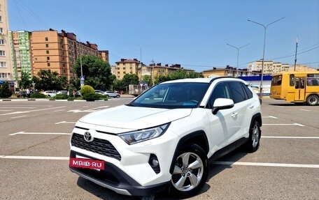 Toyota RAV4, 2020 год, 3 350 000 рублей, 3 фотография