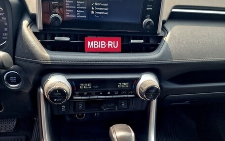 Toyota RAV4, 2020 год, 3 350 000 рублей, 13 фотография