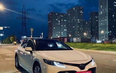 Toyota Camry, 2020 год, 1 900 000 рублей, 7 фотография