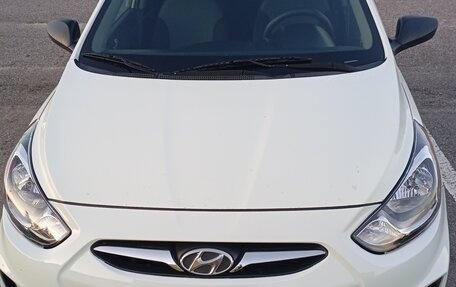 Hyundai Solaris II рестайлинг, 2013 год, 650 000 рублей, 2 фотография