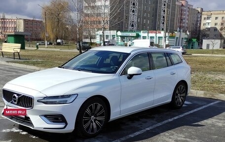 Volvo V60 II, 2018 год, 2 500 000 рублей, 8 фотография