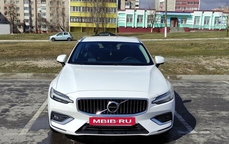 Volvo V60 II, 2018 год, 2 500 000 рублей, 7 фотография