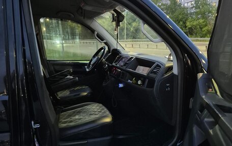 Volkswagen Caravelle T6 рестайлинг, 2017 год, 3 200 000 рублей, 3 фотография