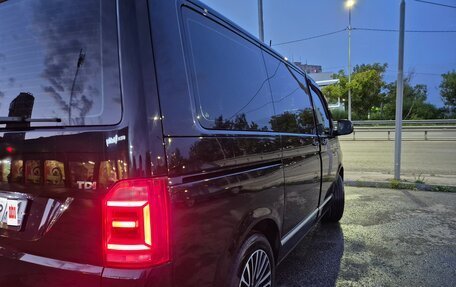 Volkswagen Caravelle T6 рестайлинг, 2017 год, 3 200 000 рублей, 10 фотография