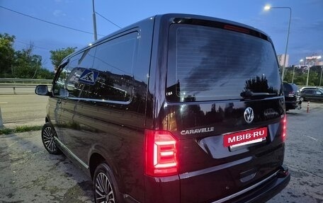 Volkswagen Caravelle T6 рестайлинг, 2017 год, 3 200 000 рублей, 8 фотография