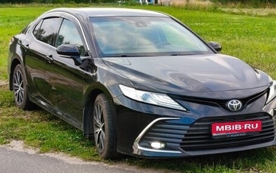 Toyota Camry, 2021 год, 2 590 000 рублей, 1 фотография