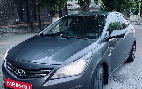 Hyundai Solaris II рестайлинг, 2016 год, 1 050 000 рублей, 1 фотография