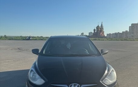 Hyundai Solaris II рестайлинг, 2013 год, 580 000 рублей, 1 фотография