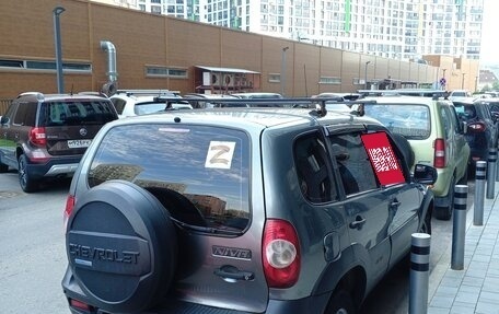 Chevrolet Niva I рестайлинг, 2011 год, 325 000 рублей, 3 фотография
