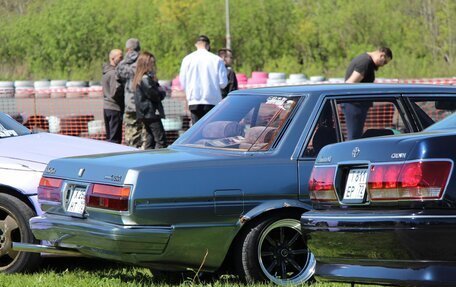 Toyota Cresta, 1985 год, 650 000 рублей, 10 фотография