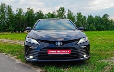 Toyota Camry, 2021 год, 2 590 000 рублей, 3 фотография