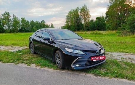 Toyota Camry, 2021 год, 2 590 000 рублей, 2 фотография