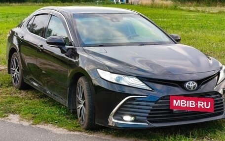 Toyota Camry, 2021 год, 2 590 000 рублей, 4 фотография