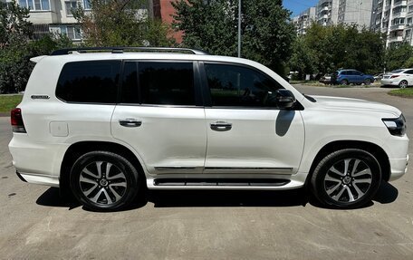 Toyota Land Cruiser 200, 2017 год, 6 790 000 рублей, 3 фотография